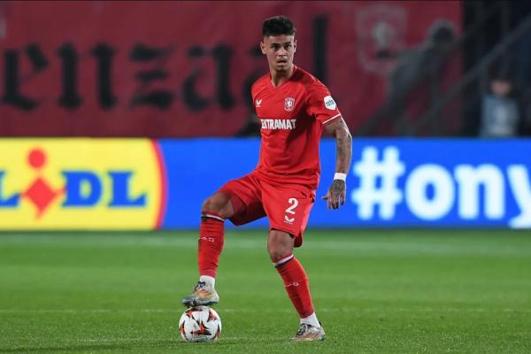 Mees Hilgers Comeback! Apakah Ia Jadi Starter FC Twente Vs Besiktas?