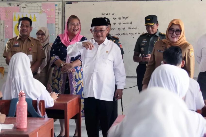 Mendikdasmen Abdul Mu'ti: Menteri Paling Populer di Medsos!