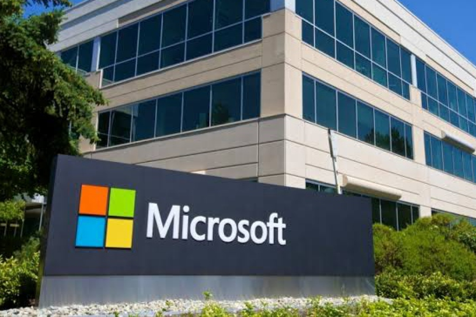 Microsoft Raih Rp 212 Triliun Berkat Bisnis AI yang Melesat