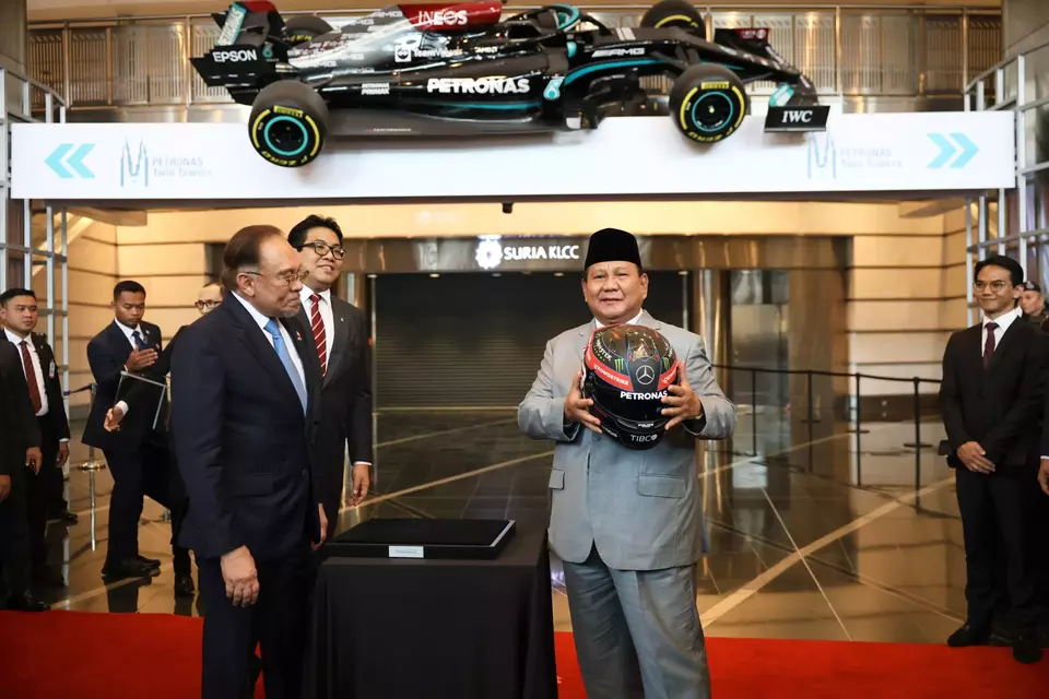 Presiden Prabowo Minta Hadiah Mobil F1: Momen Lucu di Malaysia!