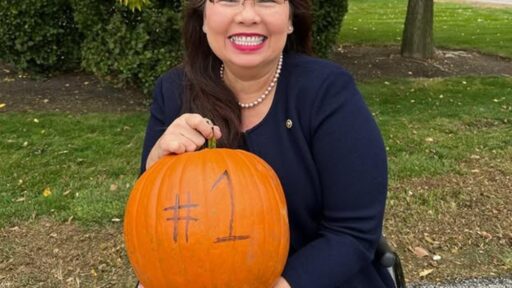 Profil Tammy Duckworth: Politikus Keturunan Thailand Penerima Purple Heart