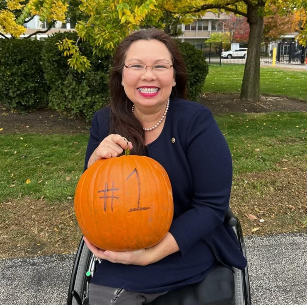 Profil Tammy Duckworth: Politikus Keturunan Thailand Penerima Purple Heart