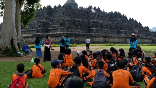 Wamenpar Minta Masyarakat Maklumi Pembatasan Pengunjung Candi