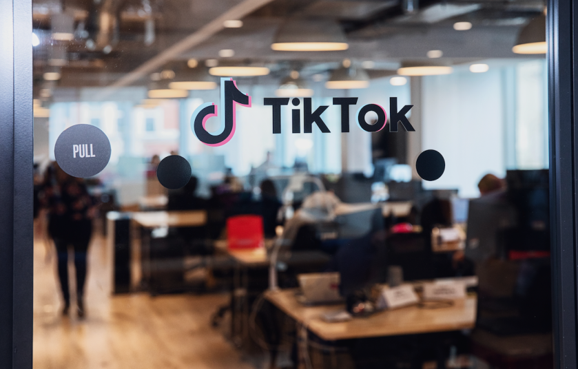 Warga Indonesia Kecanduan TikTok, Jadi Pengguna Terbanyak Dunia!