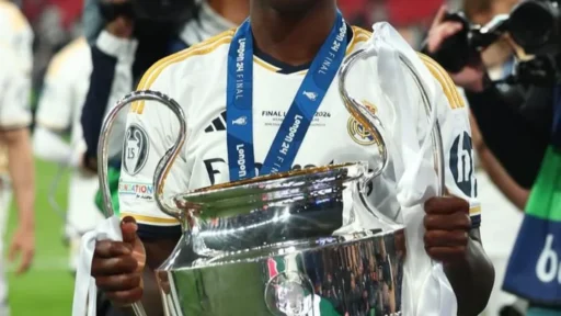 Wow! Vinicius Cetak 100 Gol, Dekati Rekor Ronaldo di Madrid!