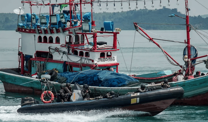 2 Kapal Diamankan di Laut Aru, Langgar Ketentuan Alat Ikan!