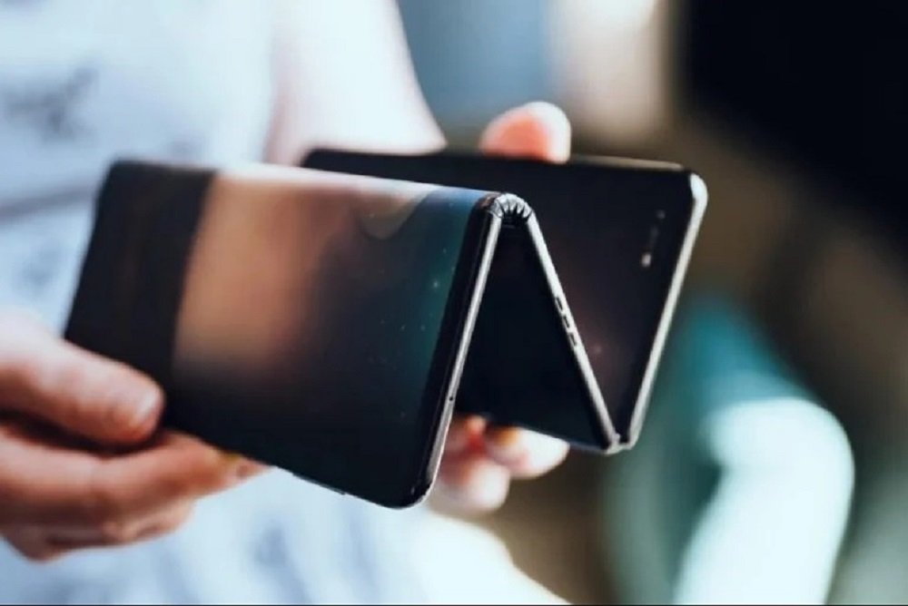 Bocoran Ponsel Lipat Tiga Samsung: Galaxy G Fold Mengusung Desain Baru!