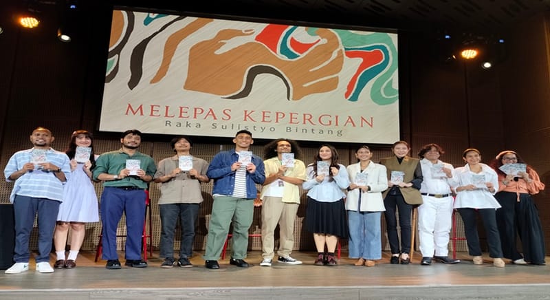 Buku Puisi 'Melepas Kepergian' Diluncurkan, Dihadiri Pertunjukan Parodi!