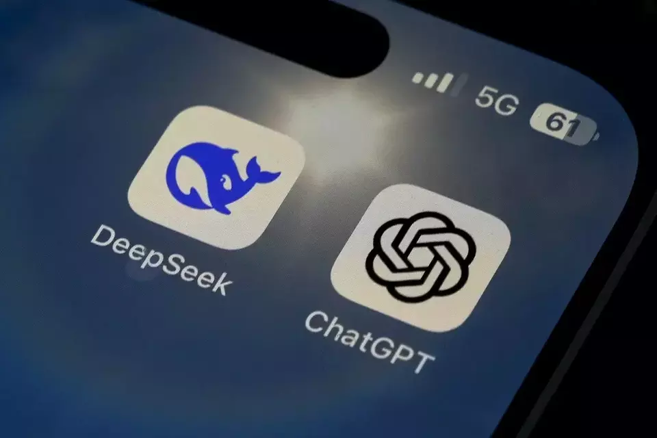 ChatGPT vs DeepSeek: Siapa yang Unggul dalam AI Terkini?