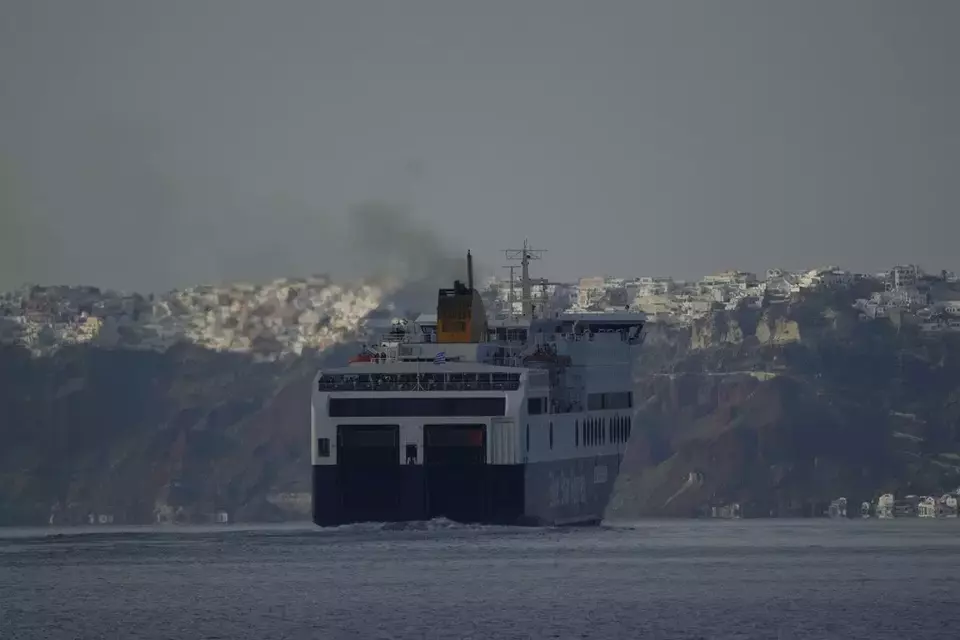 Gelombang Gempa Guncang Santorini, Ribuan Wisatawan Dievakuasi!