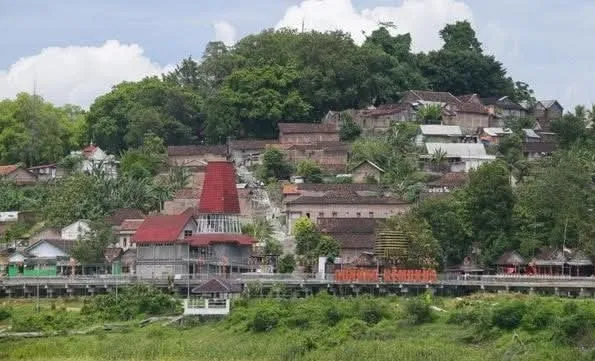 Gunung Kemukus: Objek Wisata Religi Ternyata Pusat Prostitusi?