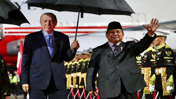 Keakraban Prabowo-Erdogan: Berbagi Payung dan Semobil Menuju Hotel