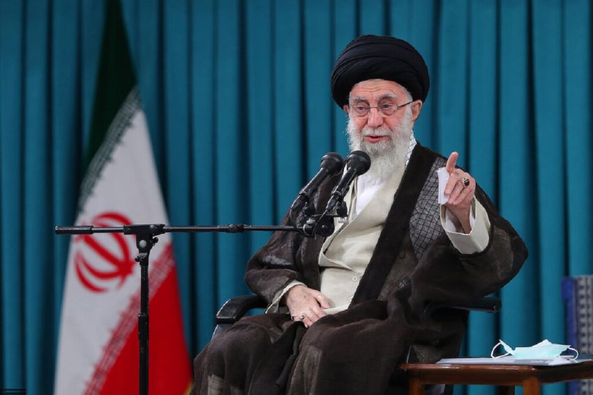 Khamenei Tantang Trump: Iran Lanjutkan Pengembangan Rudal Canggih