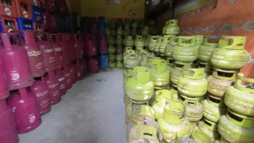 Pembatasan Penjualan Gas LP3 Kg: Sulitkan Masyarakat Kecil!