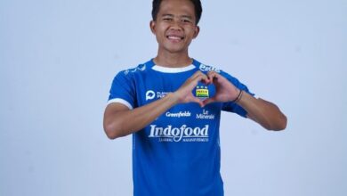 Persebaya vs Persib: Edo Febriansah Yakin Keluarkan Pangeran Biru!