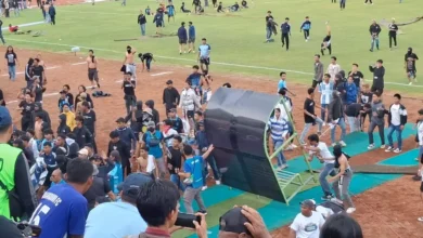 Pertandingan Persela vs Persijap Ricuh, Suporter Hancurkan Stadion Tuban