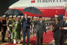 Prabowo Sambut Erdogan di Bandara Halim, Tunjukkan Kedekatan