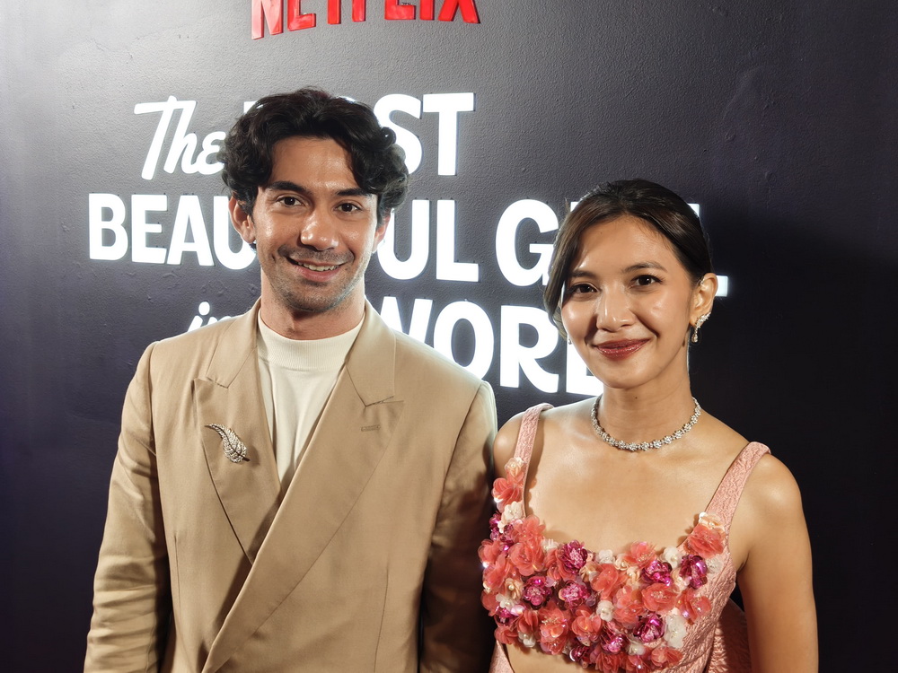 Reza Rahadian & Sheila Dara Ungkap Serunya Syuting di Pulau Untuk Netflix