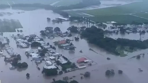 Ribuan Warga Mengungsi Akibat Banjir Bandang di Queensland!