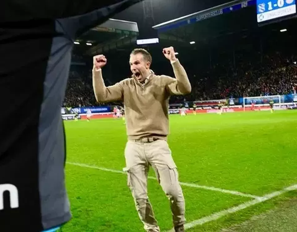 Robin van Persie Resmi Jadi Pelatih Feyenoord, Apa Harapannya?