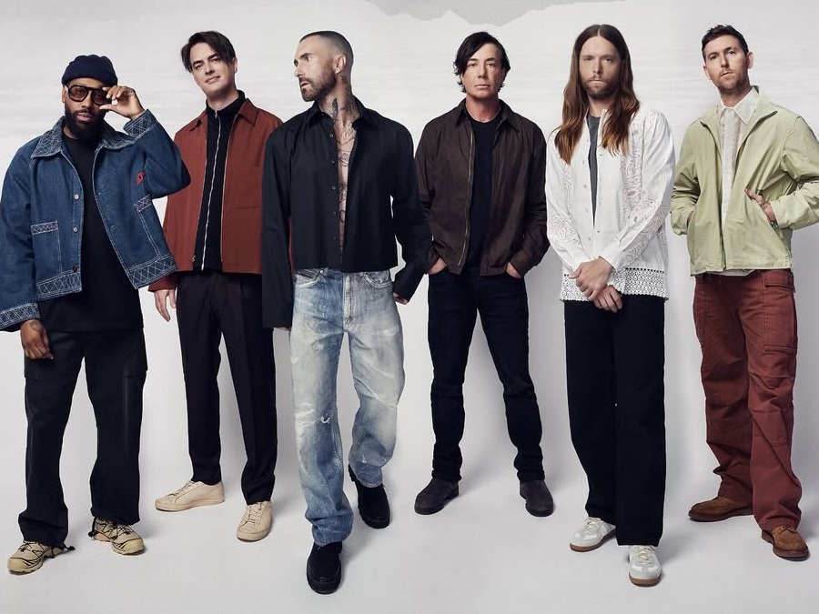 Temukan Daftar Merchandise Maroon 5 di JIS, Mulai Rp400 Ribu!