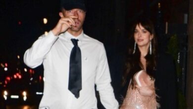 Terungkap! Segini Gaji Dakota Johnson, Mandi Romantis di India