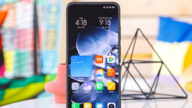 Xiaomi Mix Flip 2: Desain Tipis dan Baterai Besar Siap Menggebrak!