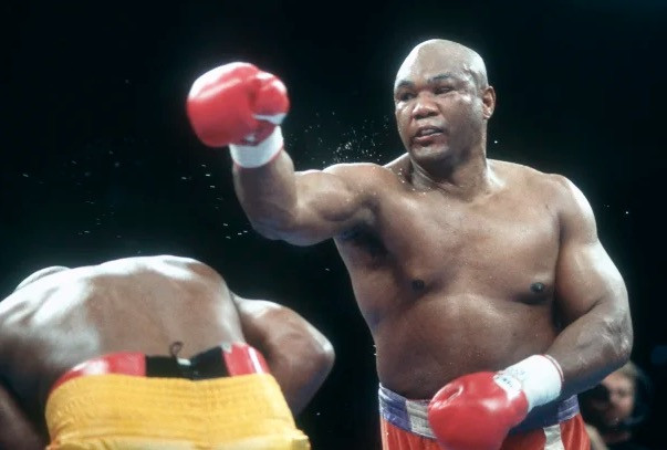 3 Kehebatan George Foreman, Juara Tinju Kelas Berat Tertua!