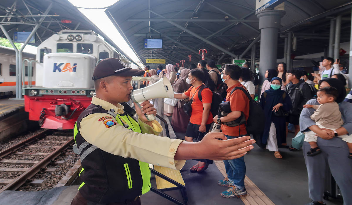 Antusias Mudik Tinggi! Tiket KA Jarak Jauh Terjual 1,6 Juta!