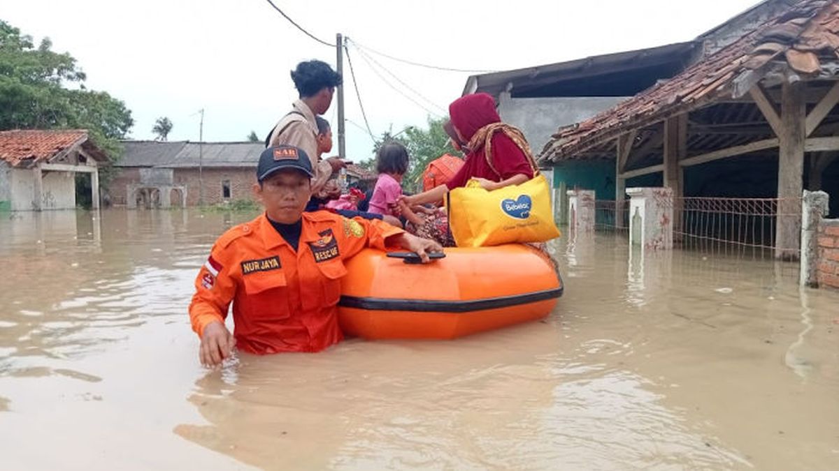 Atasi Banjir Jabodetabek, Basarnas Kirim Tambahan Bantuan dari Bandung