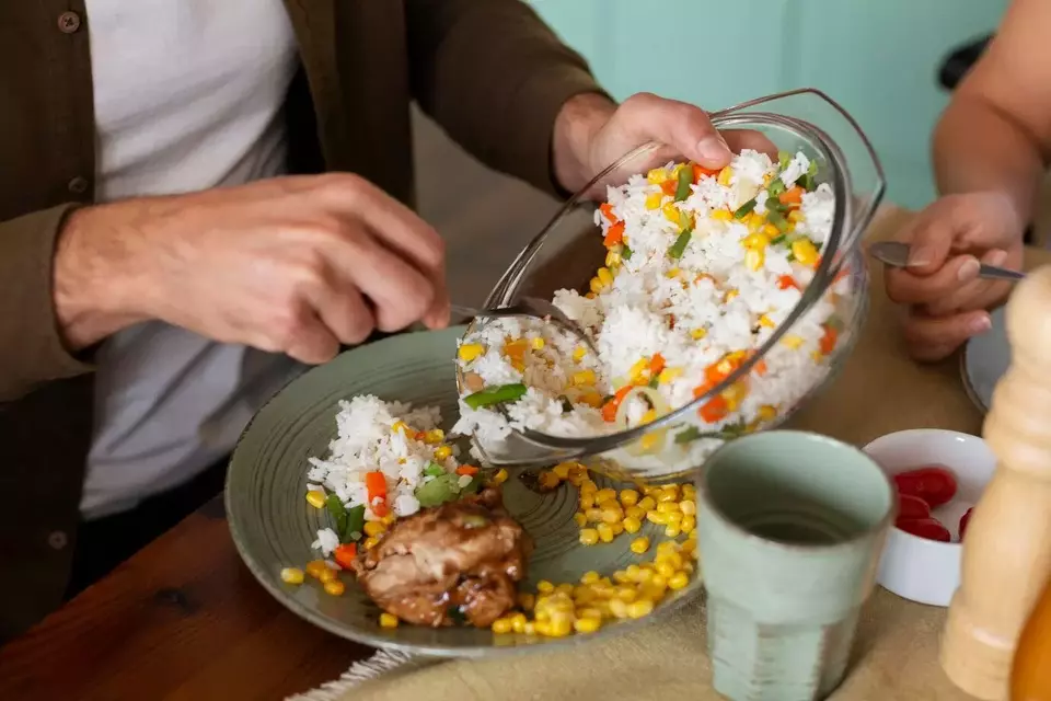 Awas! 10 Makanan Penyebab Sembelit Saat Berbuka Puasa