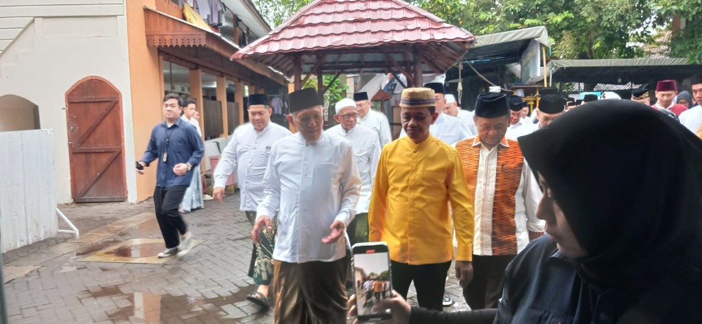 Bahlil Minta Nasihat Ulama Tebuireng untuk Jadi Pemimpin Amanah