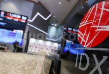 Bursa Efek Indonesia Trending di X: IHSG Anjlok, Netizen Heboh!