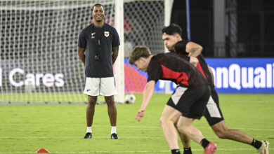 Indonesia vs Bahrain: Kluivert Ubah Taktik dengan Tiga Bek Baru