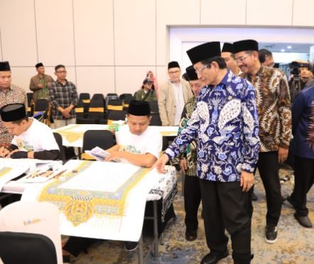 Kemenag Libatkan 365 Kaligrafer, Cetak 2 Rekor MURI Mushaf Nusantara