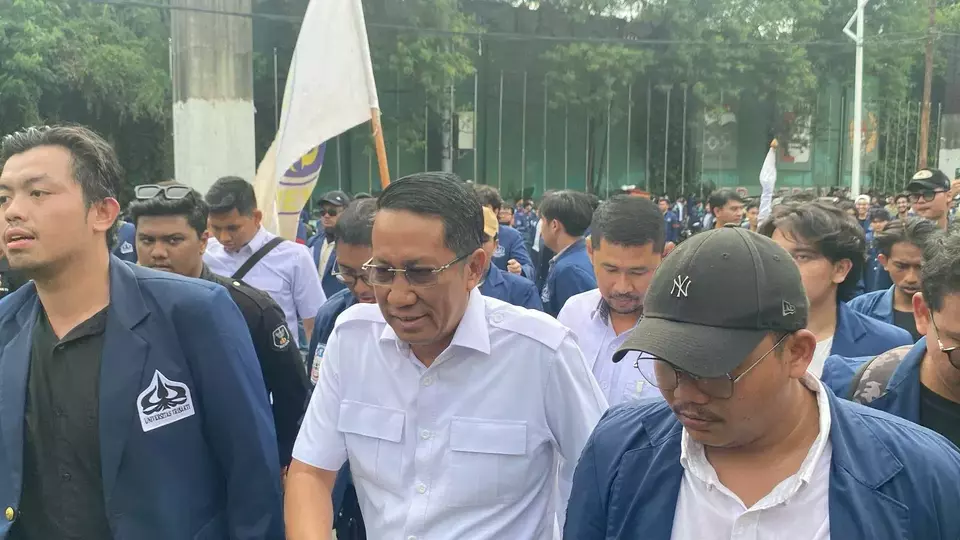 Menkum Supratman Diadang, Temui Pendemo RUU TNI di DPR