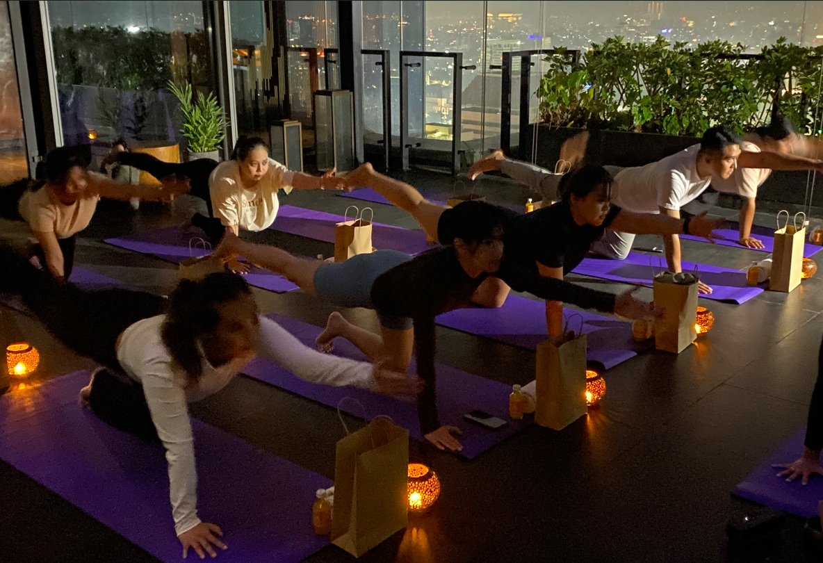 Rasakan Sensasi Yoga Bersama Park Hyatt Jakarta di Earth Hour 2025