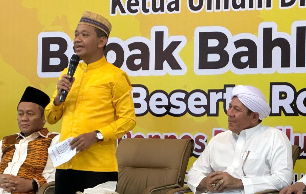 Safari Ramadan ke Ponpes Pasuruan, Bahlil: Ulama Kunci Persatuan