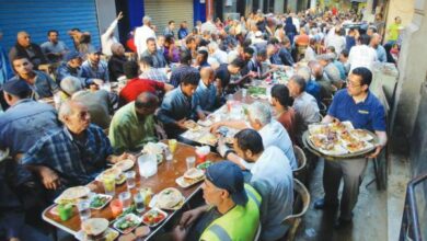 Tradisi Buka Bersama: Meja Panjang Bukber di Mesir dan Lainnya!