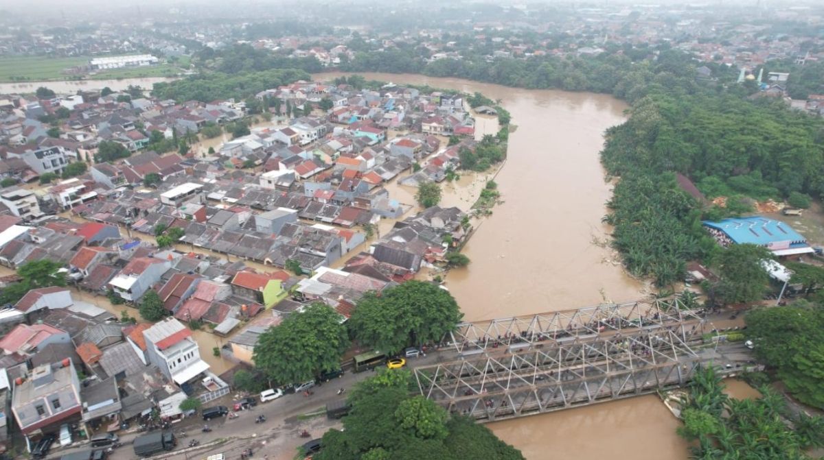 Wamen PU Ungkap Penyebab Banjir Bandang di Bekasi: Simak Faktanya!