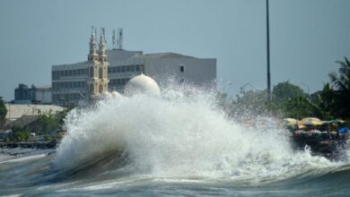 Waspada! Gelombang Laut Capai 4 Meter Hingga 25 Maret 2025