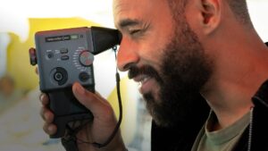 Fujifilm Luncurkan Instax Mini Evo Cinema: Kamera Hybrid dengan Kemampuan Video dan Efek Retro