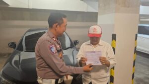 Mobil Lawan Arah di Tol Dalkot Tebet, Pengemudi Minta Maaf Usai Ditilang Polisi