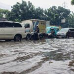 Banjir Meluas di Jakarta: 15 RT dan 20 Ruas Jalan Terendam Akibat Hujan Deras