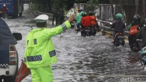 Bina Marga Ungkap Penyebab Flyover Pesing Sering Banjir Akibat Sumbatan Drainase