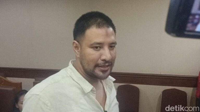 Ammar Zoni Curiga Ada yang Ditutupi Jika CCTV Sel Tahanannya Tak Dihadirkan di Sidang