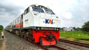 Banjir Pekalongan Lumpuhkan Jalur Kereta, 11 Perjalanan dari Jakarta Dibatalkan