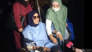 Doktif Penuhi Panggilan Polisi dengan Kursi Roda, Akui Stres Memikirkan Richard Lee