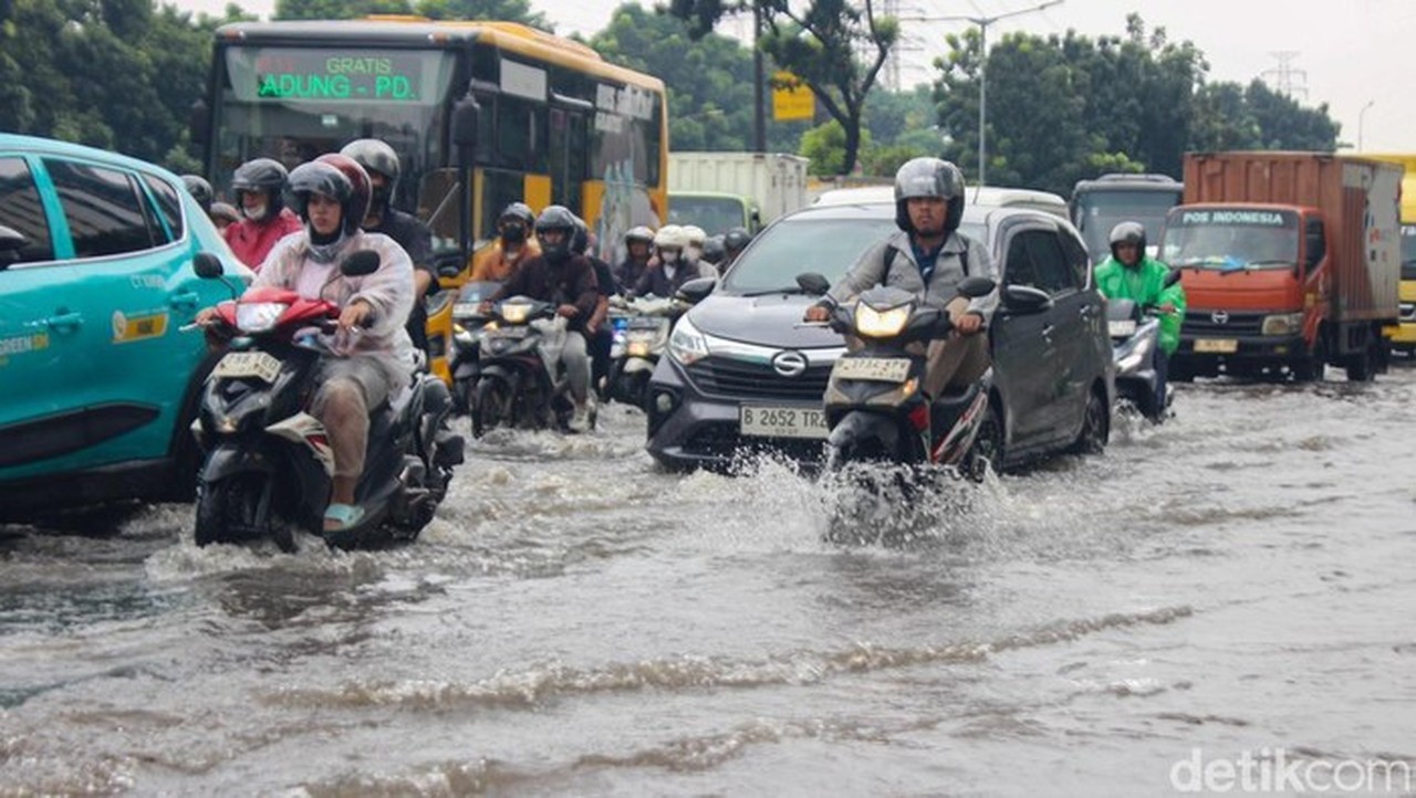 Jakarta Terendam Banjir Akibat Hujan Ekstrem, Pemprov DKI Maksimalkan Modifikasi Cuaca