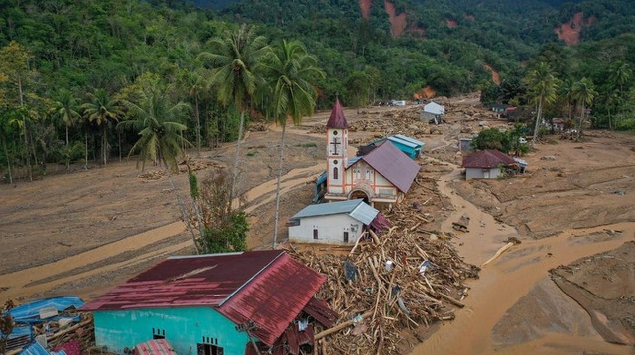 KLH Tuntut Ganti Rugi Rp 390 Miliar dari Tiga Perusahaan Atas Bencana Lingkungan Sumatera